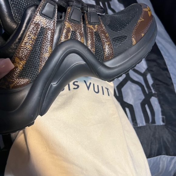 Gym shoe - Picture 3 of 3